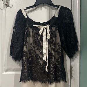 💋 Karen Kane Black and White Tie Front Ruffled Blouse